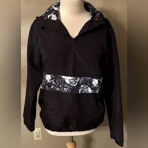LA Familia 1/2 Zip Light Black Floral Windbreaker Jacket Size S 40”X26”